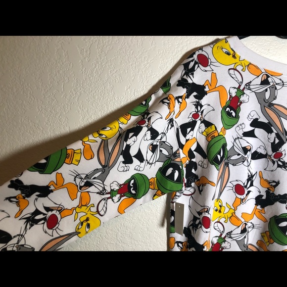 NWT Looney Tunes Sweatshirt Sz S & XL (JR) - Picture 4 of 6